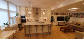 Отель Luxury 2 bed/bath apartment next to Hyde Park  Лондон